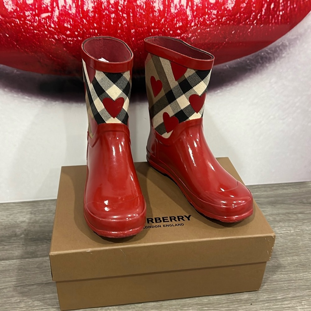 Burberry Girl's Size 34  'Ranmoor' Heart Print Red Rain Boot